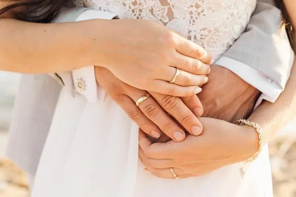 一眼识别假中介的五个信号