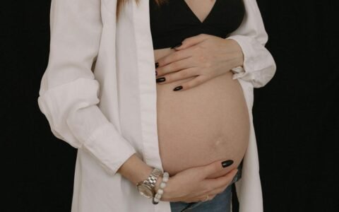 沙特阿拉伯代孕合法吗?宗教视角下的禁令解读与全球合法国家推荐